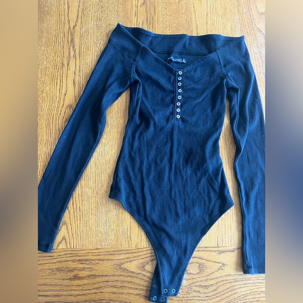 Abercrombie & Fitch Charcoal Buttoned Top